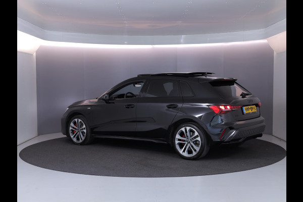 Audi A3 Sportback 45 TFSI e S edition Competition | Panoramadak | Camera | Stoelverwarming |