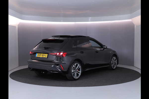 Audi A3 Sportback 45 TFSI e S edition Competition | Panoramadak | Camera | Stoelverwarming |