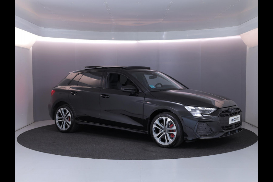 Audi A3 Sportback 45 TFSI e S edition Competition | Panoramadak | Camera | Stoelverwarming |