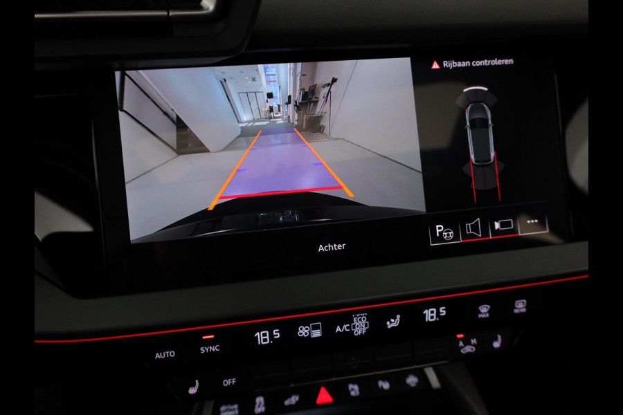 Audi A3 Sportback 45 TFSI e S edition Competition | Panoramadak | Camera | Stoelverwarming |