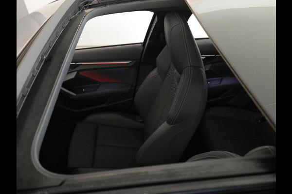 Audi A3 Sportback 45 TFSI e S edition Competition | Panoramadak | Camera | Stoelverwarming |
