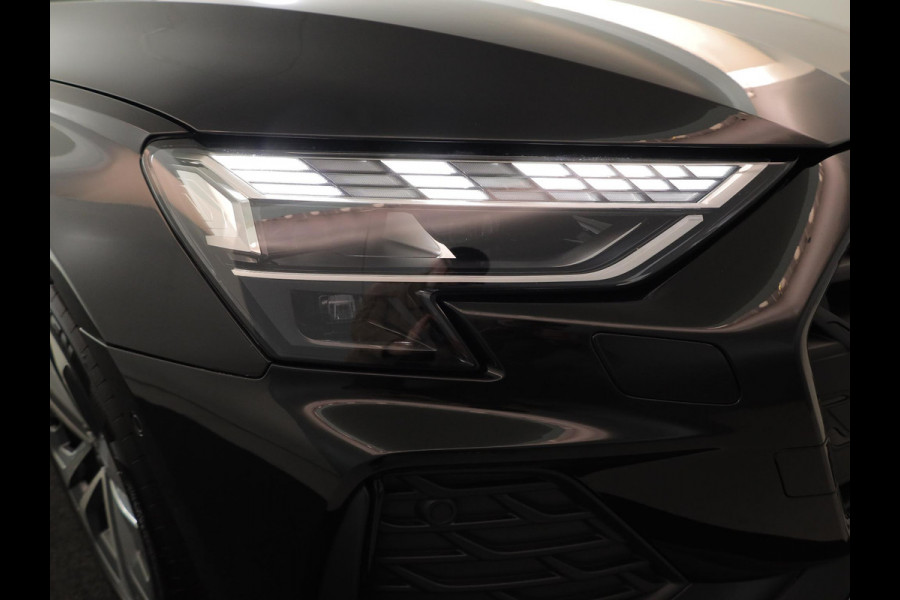 Audi A3 Sportback 45 TFSI e S edition Competition | Panoramadak | Camera | Stoelverwarming |