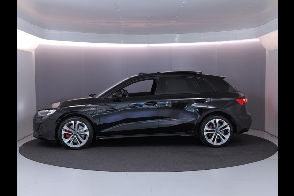 Audi A3 Sportback 45 TFSI e S edition Competition | Panoramadak | Camera | Stoelverwarming |