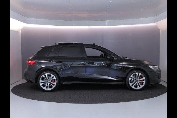Audi A3 Sportback 45 TFSI e S edition Competition | Panoramadak | Camera | Stoelverwarming |