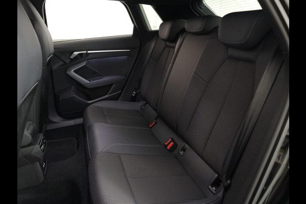 Audi A3 Sportback 45 TFSI e S edition Competition | Panoramadak | Camera | Stoelverwarming |