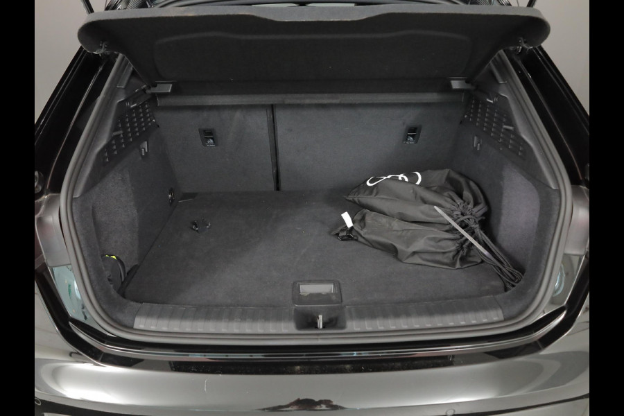 Audi A3 Sportback 45 TFSI e S edition Competition | Panoramadak | Camera | Stoelverwarming |