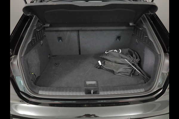 Audi A3 Sportback 45 TFSI e S edition Competition | Panoramadak | Camera | Stoelverwarming |