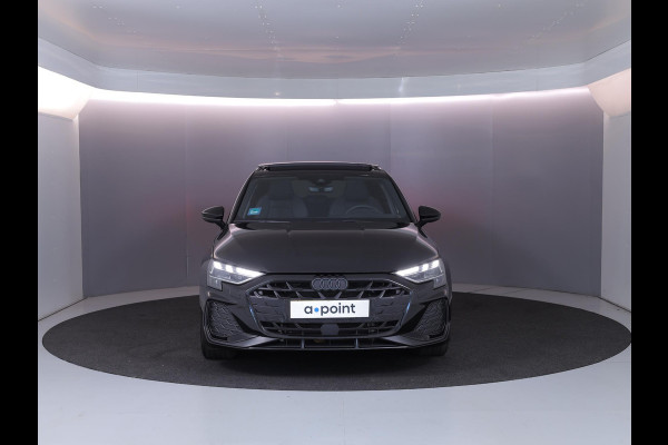 Audi A3 Sportback 45 TFSI e S edition Competition | Panoramadak | Camera | Stoelverwarming |