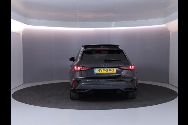 Audi A3 Sportback 45 TFSI e S edition Competition | Panoramadak | Camera | Stoelverwarming |