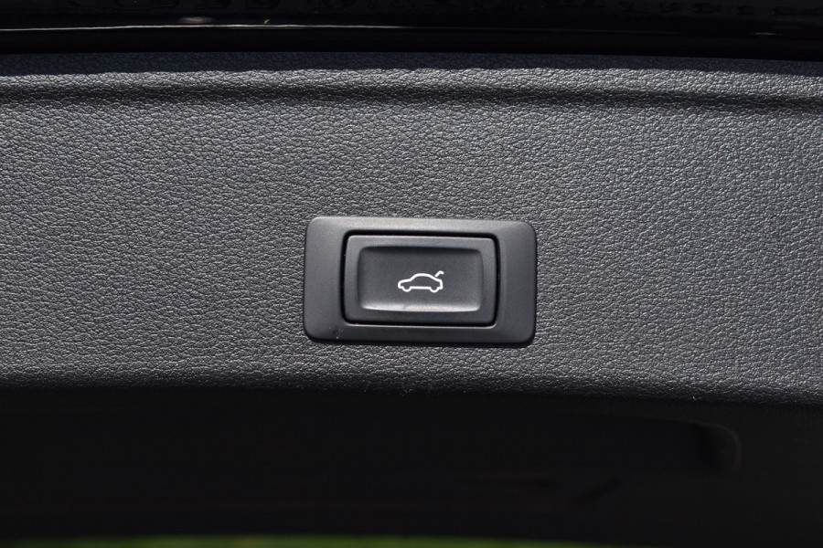 Audi A4 Avant 35 TFSI 2.0 150PK S-TRONIC SPORT EDITION NAVI/PDC/LED