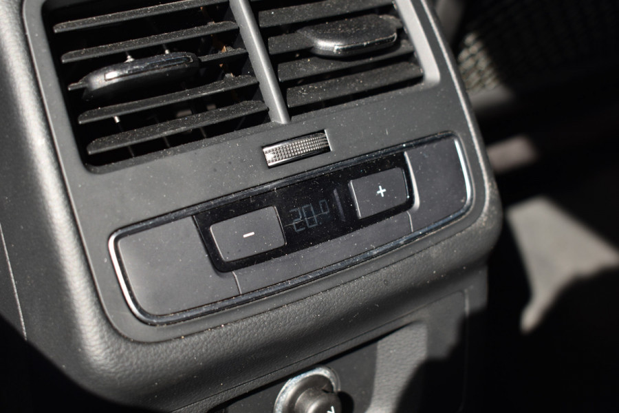 Audi A4 Avant 35 TFSI 2.0 150PK S-TRONIC SPORT EDITION NAVI/PDC/LED