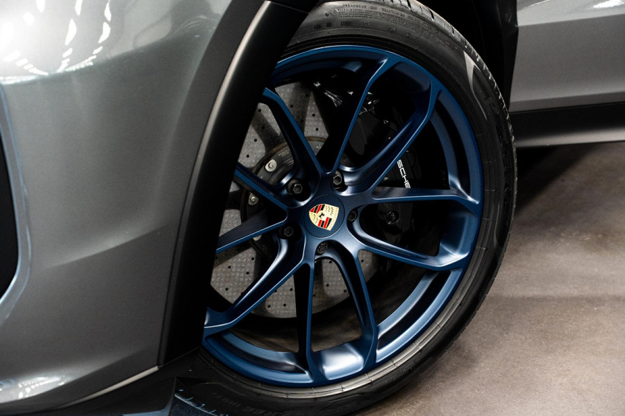 Porsche Cayenne Coupé 4.0 Turbo E-Hybrid GT *Keramisch / Vierwielbesturing / Passenger Display / Soft-Close / HUD / Race-Tex / Keyless / Surround-View*