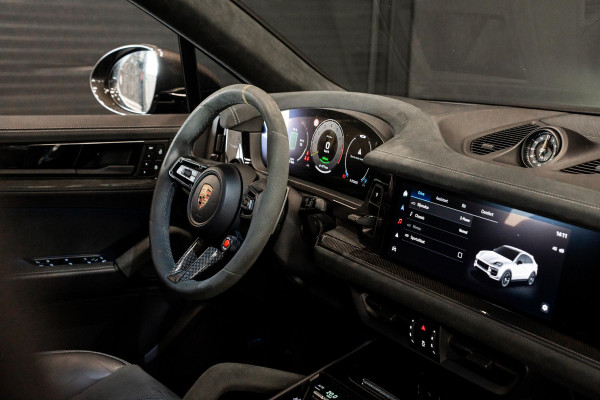 Porsche Cayenne Coupé 4.0 Turbo E-Hybrid GT *Keramisch / Vierwielbesturing / Passenger Display / Soft-Close / HUD / Race-Tex / Keyless / Surround-View*