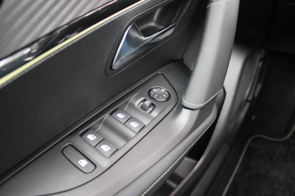Peugeot 2008 1.2 Hybrid 145PK GT | FULL LED KOPLAMPEN | DRAADLOZE APPLE CARPLAY/ANDROID AUTO | ADAPTIVE CRUISE CONTROL | CAMERA VOOR + ACHTER | CLIMATE CONTROL | LICHTMETALEN VELGEN 17" | KEYLESS ENTRY/START | DAB+ RADIO | DODEHOEK DETECTIE | PARKEERSENSOREN VOOR + ACHTER |