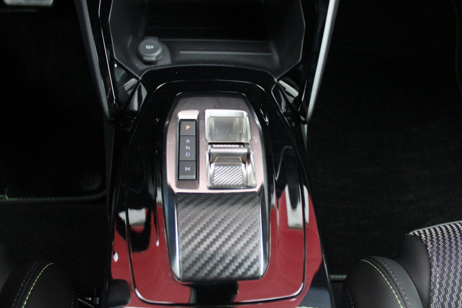 Peugeot 2008 1.2 Hybrid 145PK GT | FULL LED KOPLAMPEN | DRAADLOZE APPLE CARPLAY/ANDROID AUTO | ADAPTIVE CRUISE CONTROL | CAMERA VOOR + ACHTER | CLIMATE CONTROL | LICHTMETALEN VELGEN 17" | KEYLESS ENTRY/START | DAB+ RADIO | DODEHOEK DETECTIE | PARKEERSENSOREN VOOR + ACHTER |