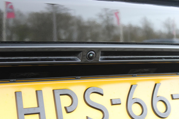 Peugeot 2008 1.2 Hybrid 145PK GT | FULL LED KOPLAMPEN | DRAADLOZE APPLE CARPLAY/ANDROID AUTO | ADAPTIVE CRUISE CONTROL | CAMERA VOOR + ACHTER | CLIMATE CONTROL | LICHTMETALEN VELGEN 17" | KEYLESS ENTRY/START | DAB+ RADIO | DODEHOEK DETECTIE | PARKEERSENSOREN VOOR + ACHTER |