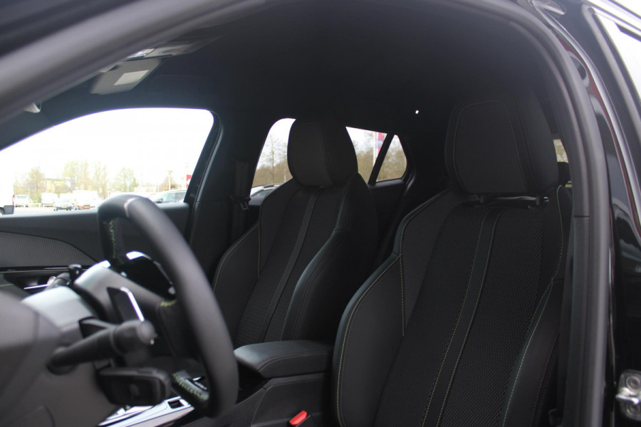 Peugeot 2008 1.2 Hybrid 145PK GT | FULL LED KOPLAMPEN | DRAADLOZE APPLE CARPLAY/ANDROID AUTO | ADAPTIVE CRUISE CONTROL | CAMERA VOOR + ACHTER | CLIMATE CONTROL | LICHTMETALEN VELGEN 17" | KEYLESS ENTRY/START | DAB+ RADIO | DODEHOEK DETECTIE | PARKEERSENSOREN VOOR + ACHTER |