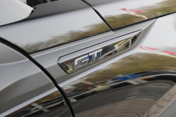 Peugeot 2008 1.2 Hybrid 145PK GT | FULL LED KOPLAMPEN | DRAADLOZE APPLE CARPLAY/ANDROID AUTO | ADAPTIVE CRUISE CONTROL | CAMERA VOOR + ACHTER | CLIMATE CONTROL | LICHTMETALEN VELGEN 17" | KEYLESS ENTRY/START | DAB+ RADIO | DODEHOEK DETECTIE | PARKEERSENSOREN VOOR + ACHTER |