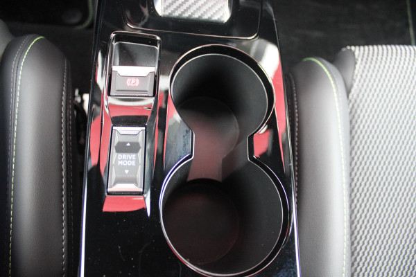 Peugeot 2008 1.2 Hybrid 145PK GT | FULL LED KOPLAMPEN | DRAADLOZE APPLE CARPLAY/ANDROID AUTO | ADAPTIVE CRUISE CONTROL | CAMERA VOOR + ACHTER | CLIMATE CONTROL | LICHTMETALEN VELGEN 17" | KEYLESS ENTRY/START | DAB+ RADIO | DODEHOEK DETECTIE | PARKEERSENSOREN VOOR + ACHTER |