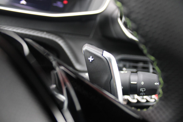 Peugeot 2008 1.2 Hybrid 145PK GT | FULL LED KOPLAMPEN | DRAADLOZE APPLE CARPLAY/ANDROID AUTO | ADAPTIVE CRUISE CONTROL | CAMERA VOOR + ACHTER | CLIMATE CONTROL | LICHTMETALEN VELGEN 17" | KEYLESS ENTRY/START | DAB+ RADIO | DODEHOEK DETECTIE | PARKEERSENSOREN VOOR + ACHTER |