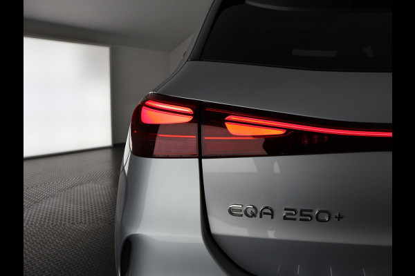 Mercedes-Benz EQA 250+ AMG Line LIMITED 71 kWh | Trekhaak afneembaar | burmester audio | Panoramadak | 360 Camera