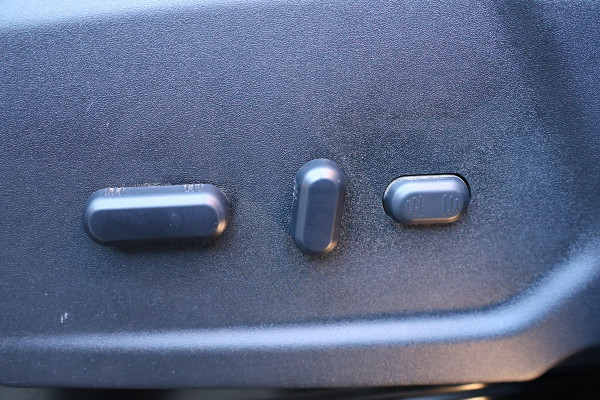 Ford Transit Custom 310 2.0 TDCI Sport DC | Dubbel cabine | L+R Schuifdeur | CarPlay | Navigatie | Camera | Trekhaak | Dodehoek detector | Lane Assist | Stoelverwarming | DAB | Nieuwe APK | Nieuwe distributieriem