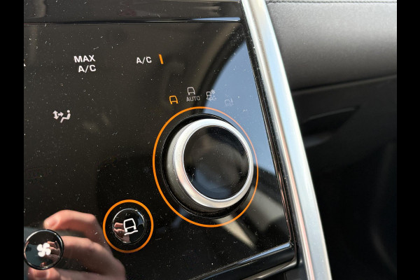 Land Rover Discovery Sport P300e 1.5 S | Trekhaak | Stoelverwarming | 360 Camera | Leder |