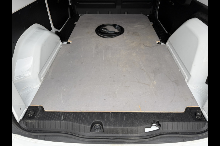 Mercedes-Benz eCitan 112 Pro 51 kWh L2 284 WLTP 98,3% (SOH) MBUX Trekhaak 75kW Snelladen Apple Carplay Cruise Control Stoelverwarming Stuurverwarming Laadkabel