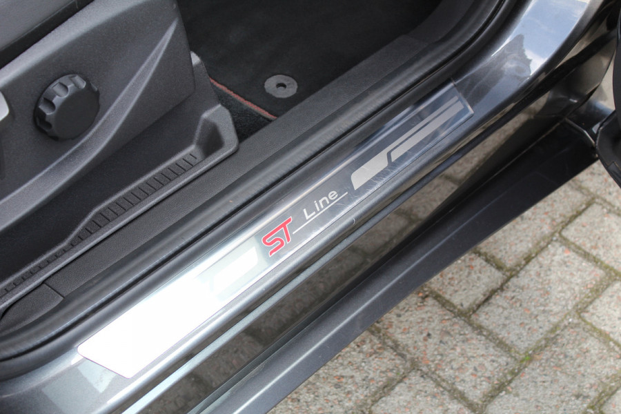 Ford Kuga 1.5 EcoBoost 150PK ST Line | Trekhaak | Sony | Winterpack | Grote Spoiler | Navigatie | Camera