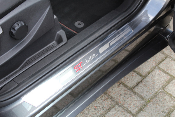 Ford Kuga 1.5 EcoBoost 150PK ST Line | Trekhaak | Sony | Winterpack | Grote Spoiler | Navigatie | Camera