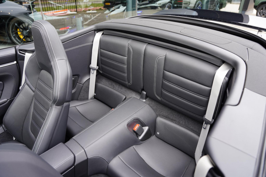 Porsche 911 Cabrio 3.8 Turbo S GERESERVEERD