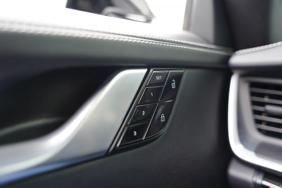 Porsche 911 Cabrio 3.8 Turbo S GERESERVEERD