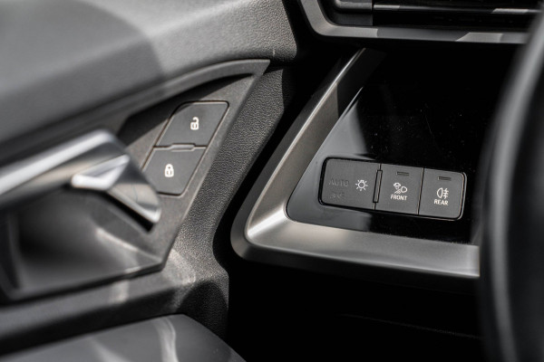 Audi A3 Sportback 40 TFSI e S-Line B&O Leder Black Optic Camera ACC Matrix LED 18''