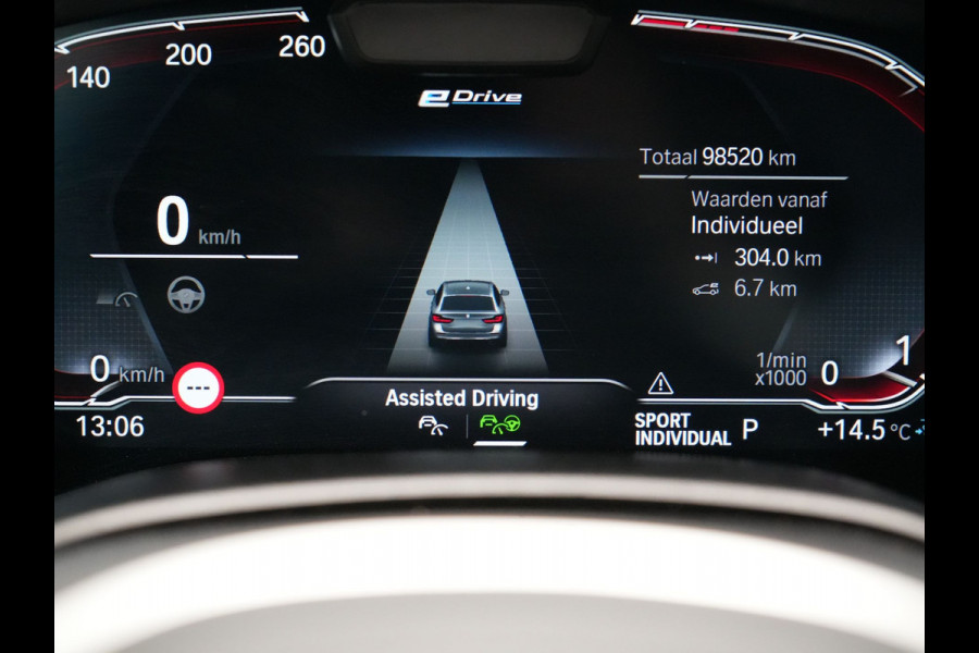 BMW 5 Serie Touring 530e Business Edition Plus PHEV 293pk Dealer O.H. | Trekhaak Af Fabriek | Adaptive Cruise | 360 Camera | Lederen Comfortzetels Verwarmd | Blis | Apple Carplay | Hifi Audio | 19"L.M | Plug In Hybrid |