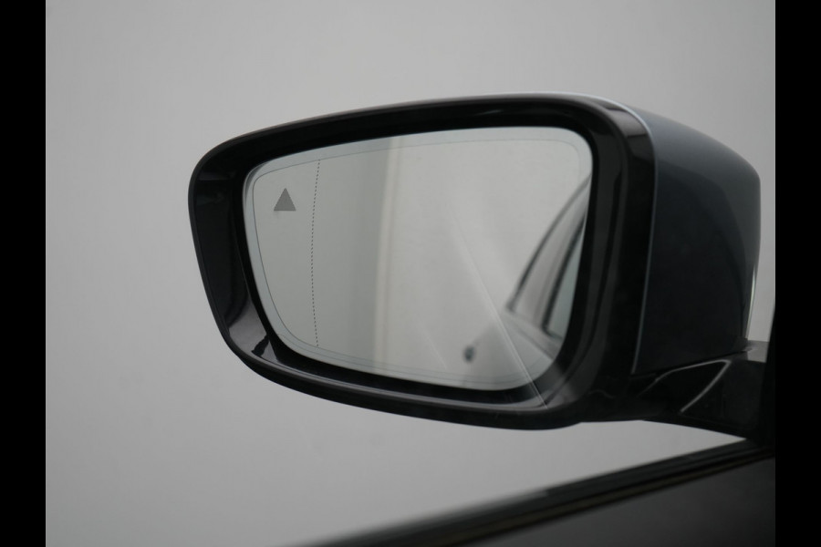 BMW 5 Serie Touring 530e Business Edition Plus PHEV 293pk Dealer O.H. | Trekhaak Af Fabriek | Adaptive Cruise | 360 Camera | Lederen Comfortzetels Verwarmd | Blis | Apple Carplay | Hifi Audio | 19"L.M | Plug In Hybrid |