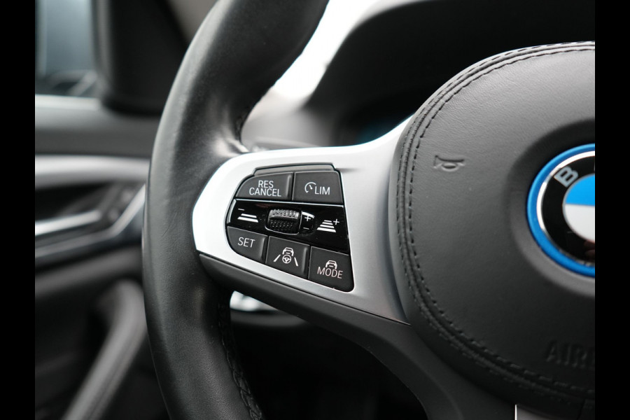 BMW 5 Serie Touring 530e Business Edition Plus PHEV 293pk Dealer O.H. | Trekhaak Af Fabriek | Adaptive Cruise | 360 Camera | Lederen Comfortzetels Verwarmd | Blis | Apple Carplay | Hifi Audio | 19"L.M | Plug In Hybrid |