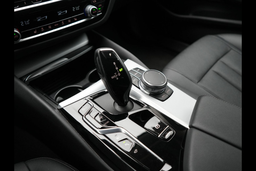 BMW 5 Serie Touring 530e Business Edition Plus PHEV 293pk Dealer O.H. | Trekhaak Af Fabriek | Adaptive Cruise | 360 Camera | Lederen Comfortzetels Verwarmd | Blis | Apple Carplay | Hifi Audio | 19"L.M | Plug In Hybrid |