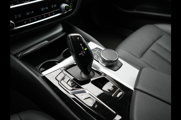 BMW 5 Serie Touring 530e Business Edition Plus PHEV 293pk Dealer O.H. | Trekhaak Af Fabriek | Adaptive Cruise | 360 Camera | Lederen Comfortzetels Verwarmd | Blis | Apple Carplay | Hifi Audio | 19"L.M | Plug In Hybrid |