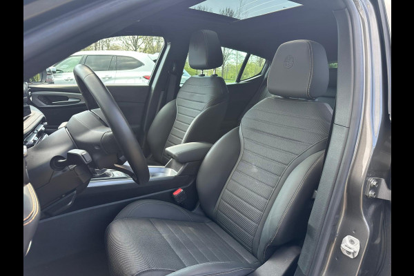 Alfa Romeo Tonale 1.3T PHEV Ti | 360 graden camera | Panoramadak | Stoelverwarming | Navigatiesysteem | Adaptive cruise control | Camera