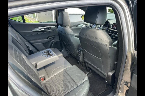 Alfa Romeo Tonale 1.3T PHEV Ti | 360 graden camera | Panoramadak | Stoelverwarming | Navigatiesysteem | Adaptive cruise control | Camera