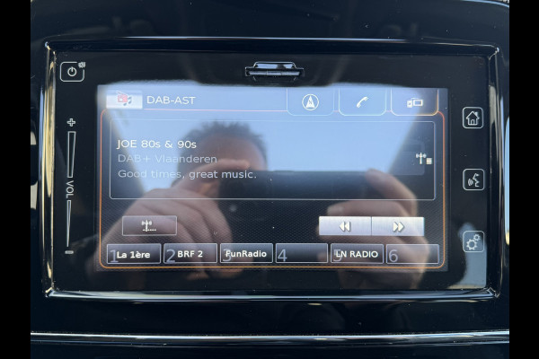 Suzuki Vitara 1.5 Hybrid Automaat Full led Panorama Clima Dab+ Carplay Camera Trekhaak Keyless