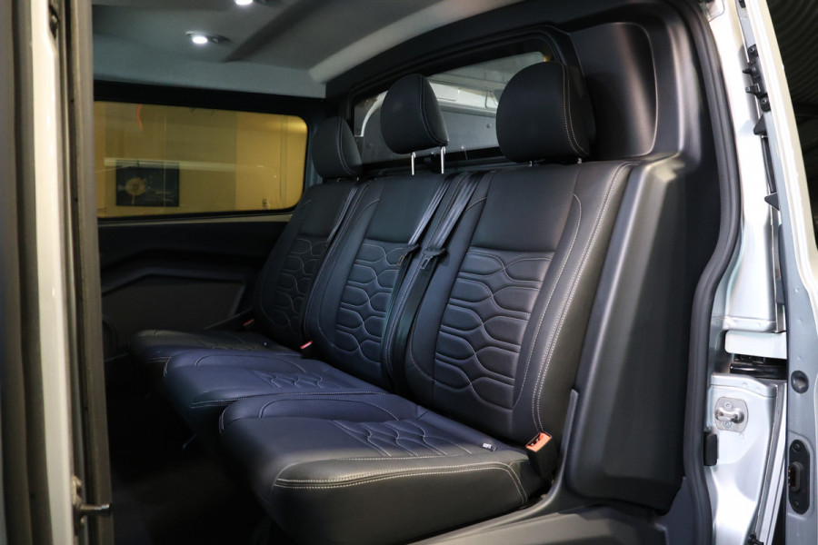 Ford Transit Custom 320 2.0 TDCI DC L2H1 Platinum Edition | Dubbel Cabine | Bi-Xenon | CarPlay | Navigatie | Lederen bekleding | Camera | Dodehoek d | Trekhaak | Nieuwe APK | NAP Logisch