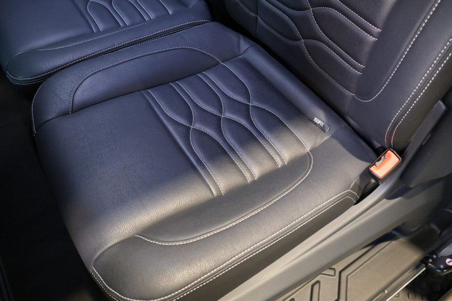 Ford Transit Custom 320 2.0 TDCI DC L2H1 Platinum Edition | Dubbel Cabine | Bi-Xenon | CarPlay | Navigatie | Lederen bekleding | Camera | Dodehoek d | Trekhaak | Nieuwe APK | NAP Logisch