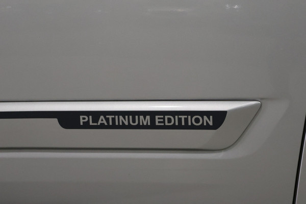 Ford Transit Custom 320 2.0 TDCI DC L2H1 Platinum Edition | Dubbel Cabine | Bi-Xenon | CarPlay | Navigatie | Lederen bekleding | Camera | Dodehoek d | Trekhaak | Nieuwe APK | NAP Logisch