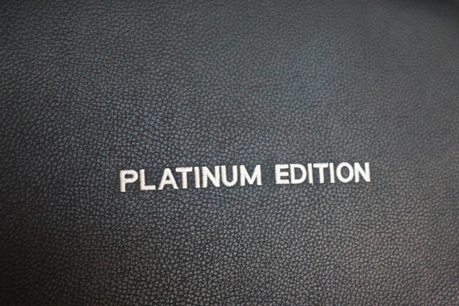 Ford Transit Custom 320 2.0 TDCI DC L2H1 Platinum Edition | Dubbel Cabine | Bi-Xenon | CarPlay | Navigatie | Lederen bekleding | Camera | Dodehoek d | Trekhaak | Nieuwe APK | NAP Logisch