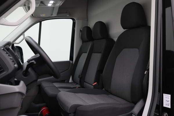 Volkswagen Crafter 35 2.0 TDI DSG L3H3 3-Zits, Camera, Apple Carplay, Trekhaak, PDC