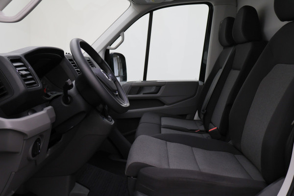 Volkswagen Crafter 35 2.0 TDI DSG L3H3 3-Zits, Camera, Apple Carplay, Trekhaak, PDC