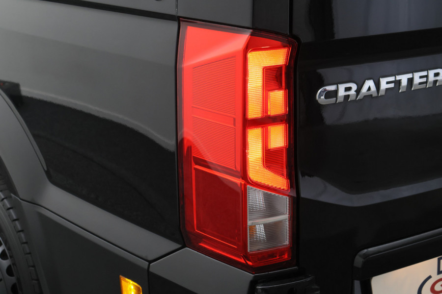 Volkswagen Crafter 35 2.0 TDI DSG L3H3 3-Zits, Camera, Apple Carplay, Trekhaak, PDC
