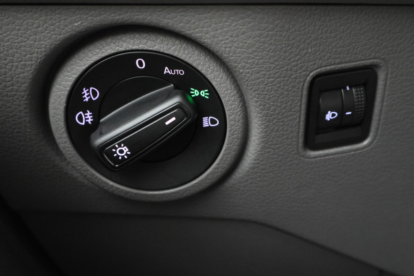 Volkswagen Crafter 35 2.0 TDI DSG L3H3 3-Zits, Camera, Apple Carplay, Trekhaak, PDC