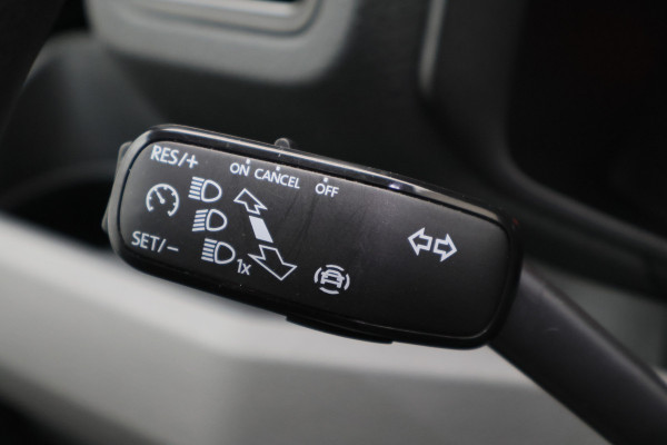 Volkswagen Crafter 35 2.0 TDI DSG L3H3 3-Zits, Camera, Apple Carplay, Trekhaak, PDC